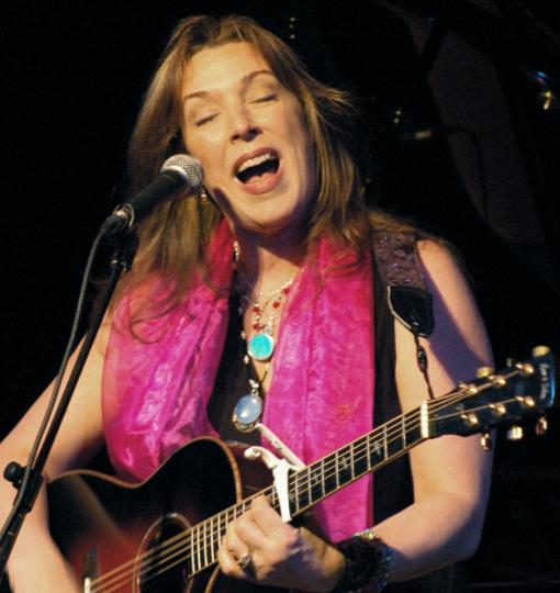 Beth Nielsen Chapman live at Chequer Mead