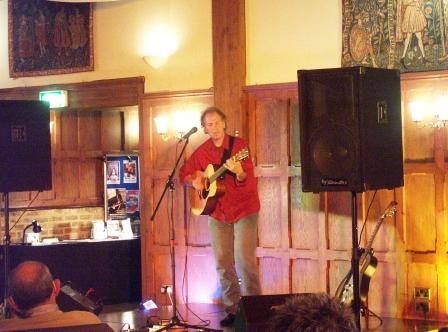 Brooks Williams live at The Ravenswood 31 March 2008