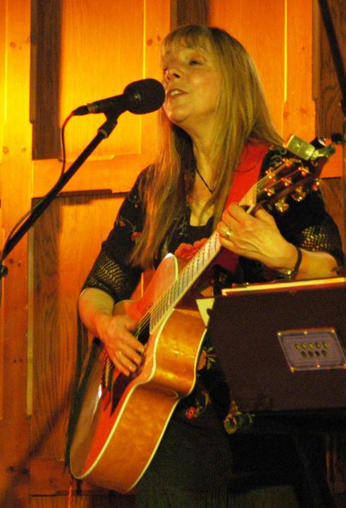 Charlie Dore, live at The Ravenswood