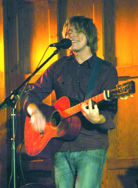 Chris Simmons live at The Ravenswood