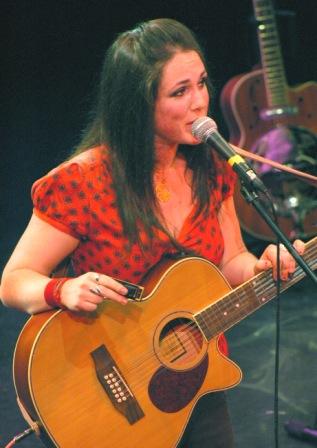 Sandy Thom at Chequer Mead 7 July 2007